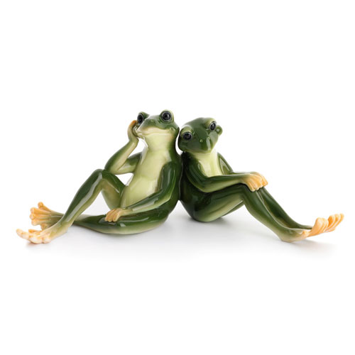 Amphibia frog lovers figurine